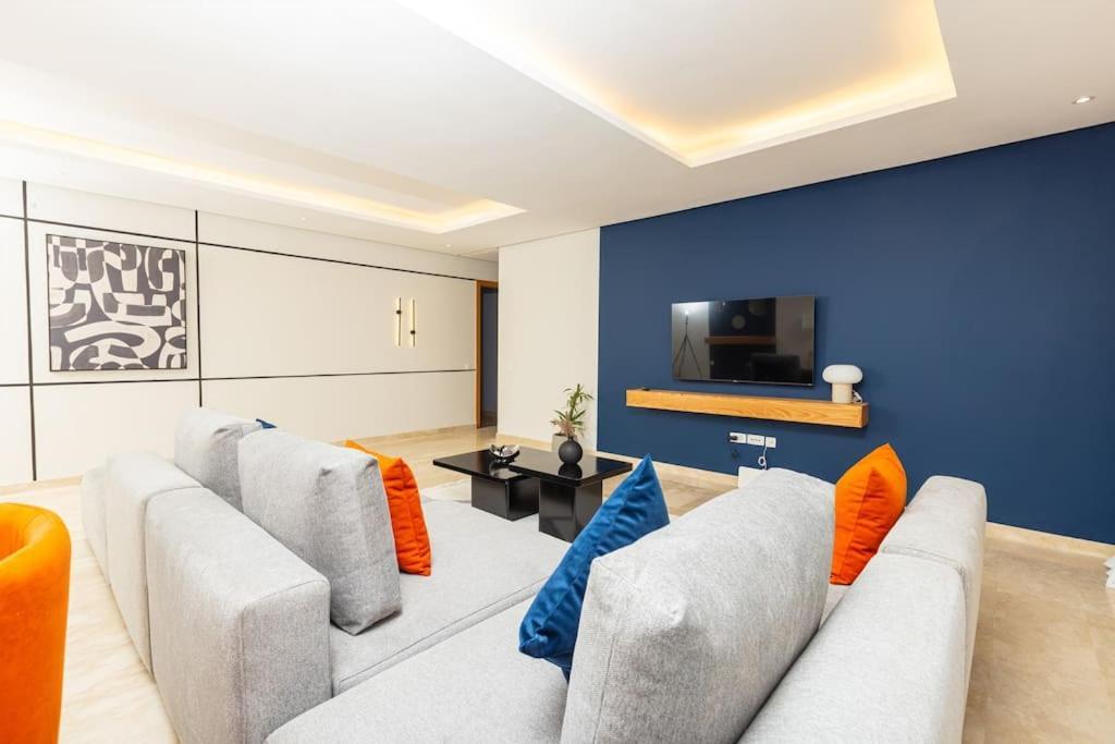 Hajja Modern 2Br Retreat In Marina Sale Luxury Living 아파트 외부 사진