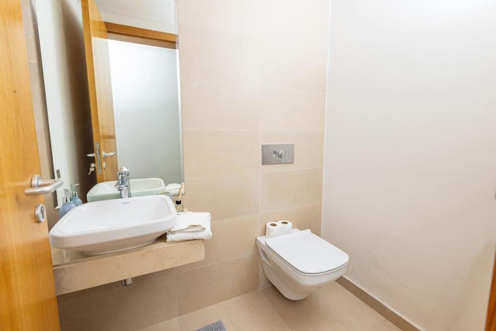 Hajja Modern 2Br Retreat In Marina Sale Luxury Living 아파트 외부 사진