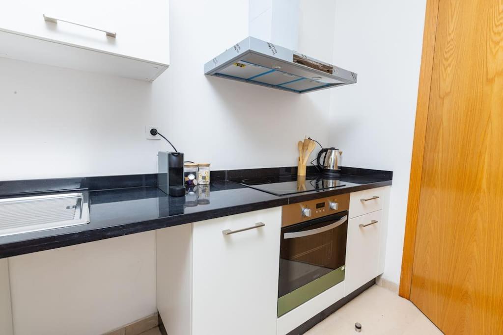 Hajja Modern 2Br Retreat In Marina Sale Luxury Living 아파트 외부 사진